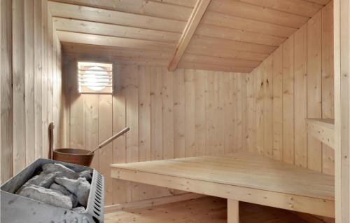 Aktivitas, Four-Bedroom Holiday Home In Dronningmolle in Dronningmoelle Aktivitas, Four-Bedroom Holiday Home In Dronningmolle in Dronningmoelle