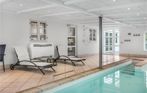 Swimming pool, Eight-Bedroom Holiday Home In Ebeltoft in Ebeltoft Swimming pool, Eight-Bedroom Holiday Home In Ebeltoft in Ebeltoft