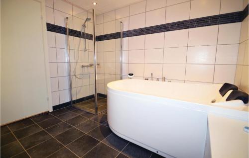 Bany, Holiday Home Vaeggerlose 28 With Hot Tub in Idestrup Bany, Holiday Home Vaeggerlose 28 With Hot Tub in Idestrup