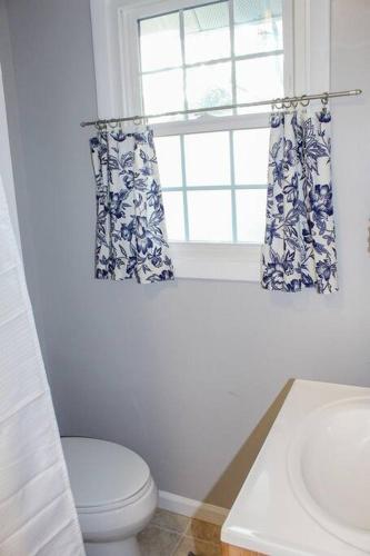 Bathroom, Just Beachy Getaway-SLEEPS 8- Linens Provided in Long Neck (DE) Bathroom, Just Beachy Getaway-SLEEPS 8- Linens Provided in Long Neck (DE)
