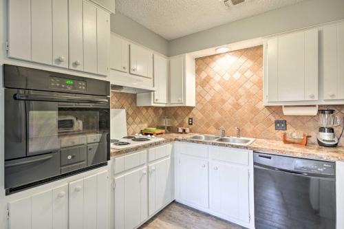 Lubbock Townhome with Grill Near TTU and Downtown! in Lubbock Lubbock Townhome with Grill Near TTU and Downtown! in Lubbock