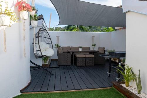Loveable BeachFront Penthouse 3 in Claremont Loveable BeachFront Penthouse 3 in Claremont