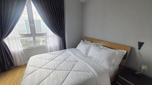 Homestay Jalan Tun Razak walking distance IJN, HKL, MRT Station, KPJ, PERKESO, Bernama, Tabung Darah near Taman Tasik Titiwangsa Homestay Jalan Tun Razak walking distance IJN, HKL, MRT Station, KPJ, PERKESO, Bernama, Tabung Darah near Taman Tasik Titiwangsa