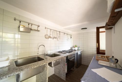 Kitchen, Villa Chiara in Salerno Kitchen, Villa Chiara in Salerno