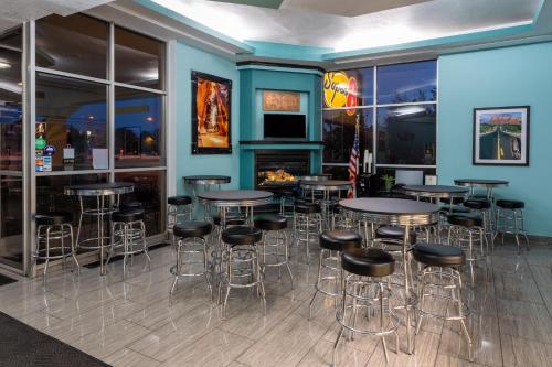 Eten en drinken, Super 8 By Wyndham Conference Center Nau/Downtown near Thorpe Park Eten en drinken, Super 8 By Wyndham Conference Center Nau/Downtown near Thorpe Park