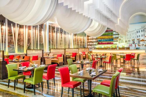 Food and beverages, La Cigale Hotel Managed by Accor in Al Sadd Food and beverages, La Cigale Hotel Managed by Accor in Al Sadd