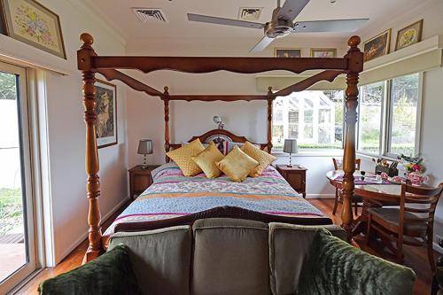 Galahad's Animal Sanctuary B&B in Gisborne Galahad's Animal Sanctuary B&B in Gisborne