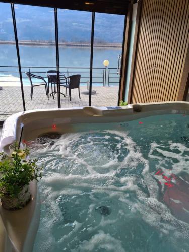 جاكوزي, MONTEKARLO NA DRINI in Mali Zvornik جاكوزي, MONTEKARLO NA DRINI in Mali Zvornik