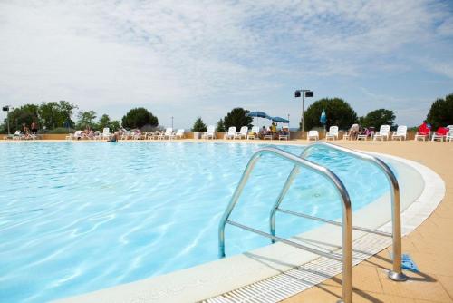 สระว่ายน้ำ, Holiday Mobile Homes Park Riviera in โนวิกราด สระว่ายน้ำ, Holiday Mobile Homes Park Riviera in โนวิกราด