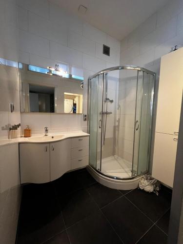 New 5min TU Delft & city center Garden Room Cleo in Delft New 5min TU Delft & city center Garden Room Cleo in Delft