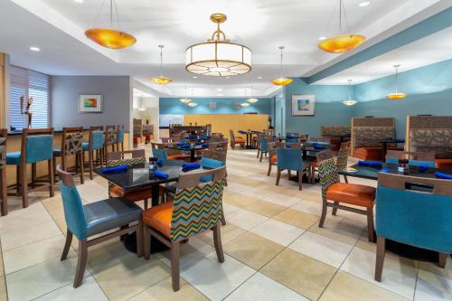 餐廳, 假日酒店溫特黑文,洲際酒店集團旗下酒店 (Holiday Inn Winter Haven, an IHG Hotel) in 溫特黑文 餐廳, 假日酒店溫特黑文,洲際酒店集團旗下酒店 (Holiday Inn Winter Haven, an IHG Hotel) in 溫特黑文
