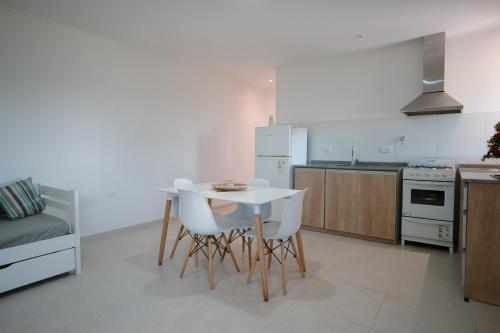 Cozinha, Cabaña 1920 - frente a viñedo (Cabana 1920 - frente a vinedo) in Rama Caida Cozinha, Cabaña 1920 - frente a viñedo (Cabana 1920 - frente a vinedo) in Rama Caida