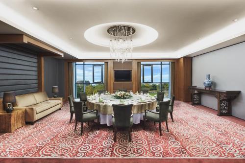 Restaurant, Crowne Plaza Beijing International Airport By IHG in Beijing Restaurant, Crowne Plaza Beijing International Airport By IHG in Beijing