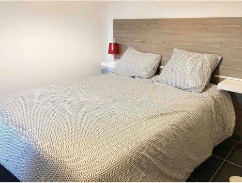 Appartements Meublees A Cote De L'aeroport Marseille Provence in มารีญาน Appartements Meublees A Cote De L'aeroport Marseille Provence in มารีญาน