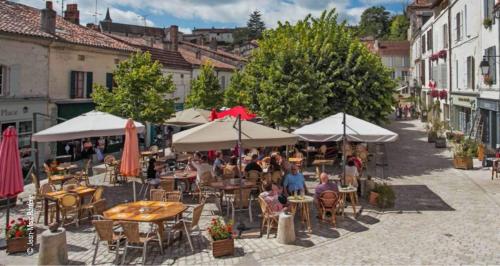 Charming 14th Century Village Chateau with gardens and outdoor pool in Montagrier Charming 14th Century Village Chateau with gardens and outdoor pool in Montagrier