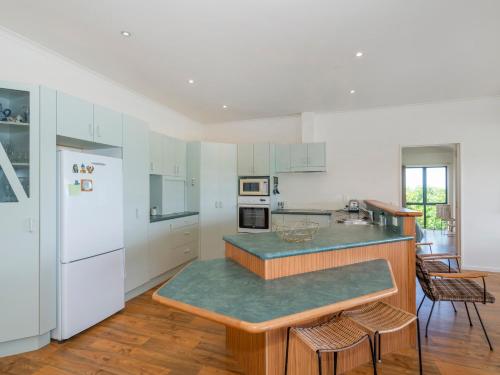 Зовнішній вигляд готелю, Pohutukawa on Paku - Tairua Holiday Home in Тайруа Зовнішній вигляд готелю, Pohutukawa on Paku - Tairua Holiday Home in Тайруа