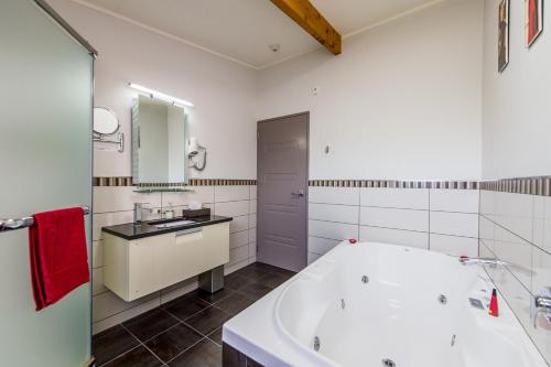 ห้องน้ำ, 151 On London Motel & Conference Centre in วังกานุย ห้องน้ำ, 151 On London Motel & Conference Centre in วังกานุย