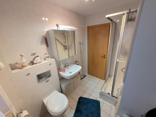Bathroom, Ferienwohnung am Pingenpfad in Merchweiler Bathroom, Ferienwohnung am Pingenpfad in Merchweiler