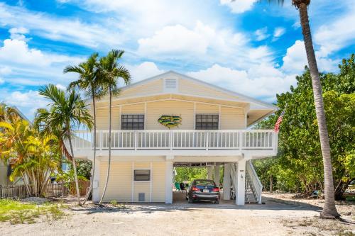 Red Grouper Getaway in Cudjoe Key (FL) Red Grouper Getaway in Cudjoe Key (FL)