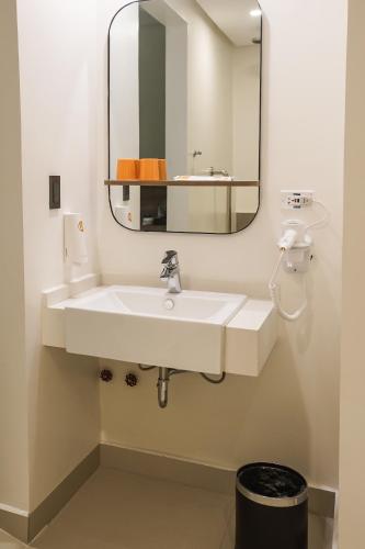 Bathroom, Go Hotels Plus Naga in Naga City Bathroom, Go Hotels Plus Naga in Naga City
