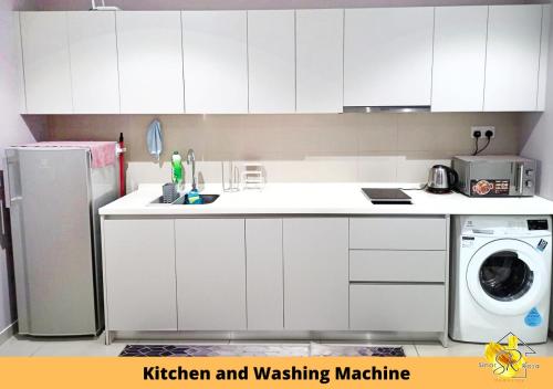 Kitchen, Sinar Rasa Homestay at I-Soho, I-City near JM Bariani Shah Alam Seksyen 7 Kitchen, Sinar Rasa Homestay at I-Soho, I-City near JM Bariani Shah Alam Seksyen 7
