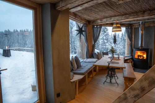 Górna Chata Mountains Chalet - Stable Cottage (Gorna Chata Mountains Chalet - Stable Cottage) in Lopuszna Górna Chata Mountains Chalet - Stable Cottage (Gorna Chata Mountains Chalet - Stable Cottage) in Lopuszna