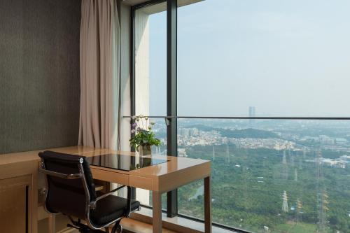 Exterior view, Yicheng Pazhou Poly World Trade Centre Apartment in Guangzhou Exterior view, Yicheng Pazhou Poly World Trade Centre Apartment in Guangzhou
