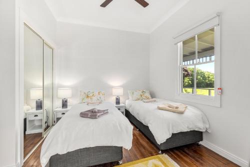 4 Bedroom Farm Cottage on the Bellinger River in Bellingen 4 Bedroom Farm Cottage on the Bellinger River in Bellingen