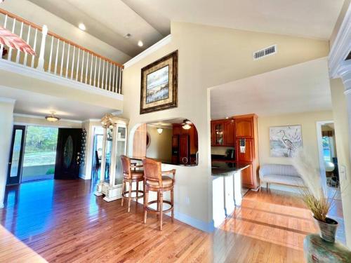 Private 5-acre Waterfront Peninsula with Beach- Luxury Vacation Home in Yorktown Private 5-acre Waterfront Peninsula with Beach- Luxury Vacation Home in Yorktown
