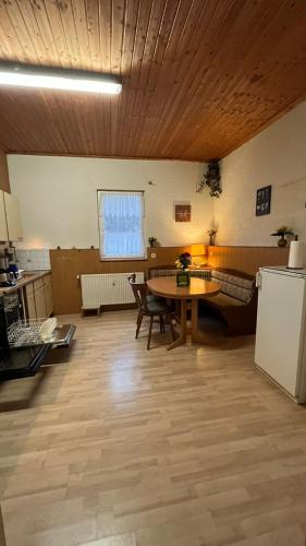 Monteure, ganzes Haus, Schwarzheide, Haus 1 in Schwarzheide Monteure, ganzes Haus, Schwarzheide, Haus 1 in Schwarzheide