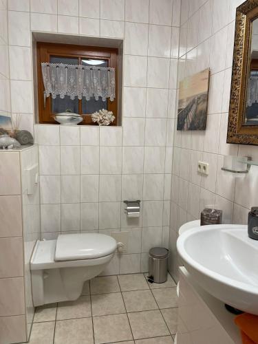 Bathroom, Ferienwohnung Landidylle in Wethau Bathroom, Ferienwohnung Landidylle in Wethau