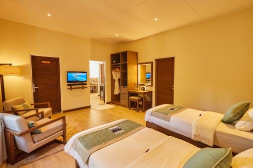 Kuredu Island Resort and Spa in Lhaviyani Atoll Kuredu Island Resort and Spa in Lhaviyani Atoll