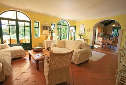 Comfortable and spacious family house in Barao de Sao Joao Comfortable and spacious family house in Barao de Sao Joao