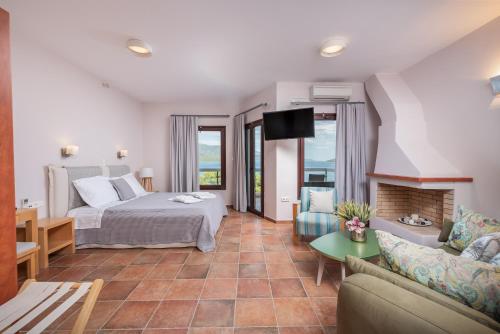 Trizonia Bay Hotel in 네아 트리조니아 Trizonia Bay Hotel in 네아 트리조니아