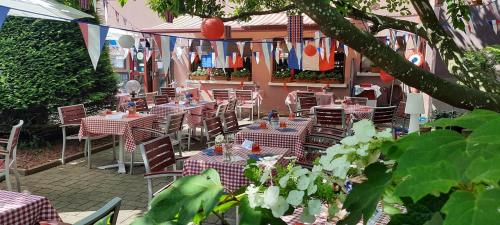 tuin, Hotel Restaurant Aux Sapins in Thann tuin, Hotel Restaurant Aux Sapins in Thann