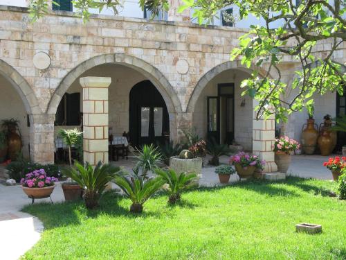 Entrance, Masseria Asciano in Ostuni Entrance, Masseria Asciano in Ostuni