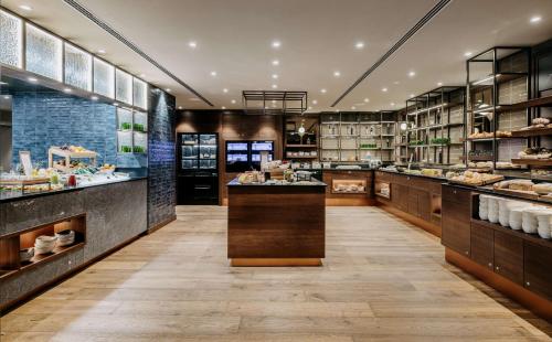 Restaurant, Grand Tirolia Kitzbuhel - Member of Hommage Luxury Hotels Collection in Hagstein Restaurant, Grand Tirolia Kitzbuhel - Member of Hommage Luxury Hotels Collection in Hagstein