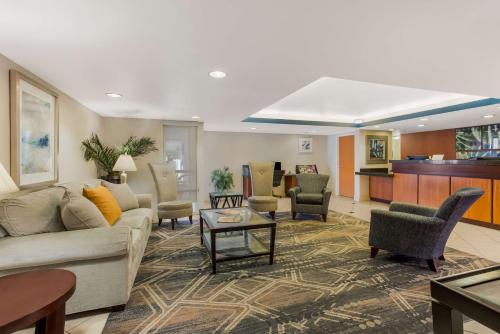 Lobby, Revival Scottsdale Studios in Phoenix (AZ) Lobby, Revival Scottsdale Studios in Phoenix (AZ)