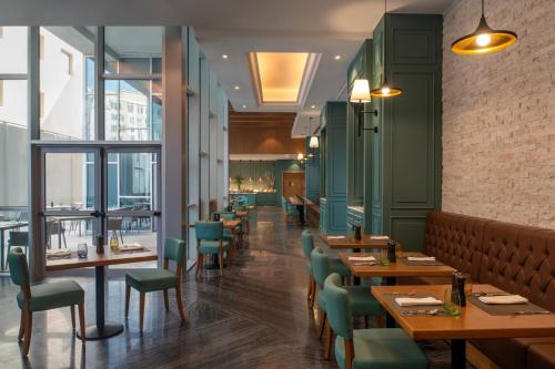 Restaurant, ibis Doha near Vegetable and Fish Market Restaurant, ibis Doha near Vegetable and Fish Market