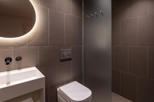Bathroom, Zedwell Piccadilly in West End Soho Bathroom, Zedwell Piccadilly in West End Soho