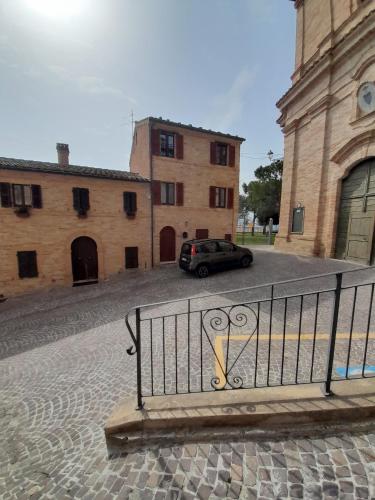 Beautiful townhouse in the centre of hilltop town in Monte Rinaldo Beautiful townhouse in the centre of hilltop town in Monte Rinaldo