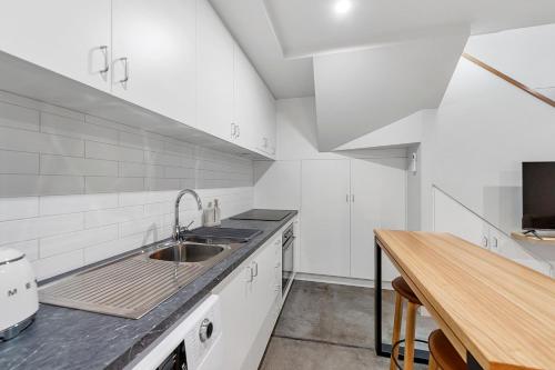 Self Contained Loft Apartment in CBD in Devonport Self Contained Loft Apartment in CBD in Devonport