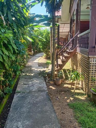 Lao Long Riverside and Budget Garden Guesthouse in Don Khone Lao Long Riverside and Budget Garden Guesthouse in Don Khone
