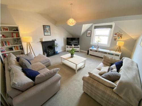 Bar/lounge, Central West Kirby Apartment in West Kirby Bar/lounge, Central West Kirby Apartment in West Kirby