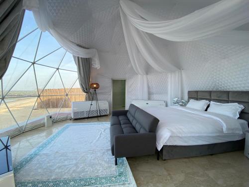 Turquoise Resorts in Jebel Dhanna Turquoise Resorts in Jebel Dhanna