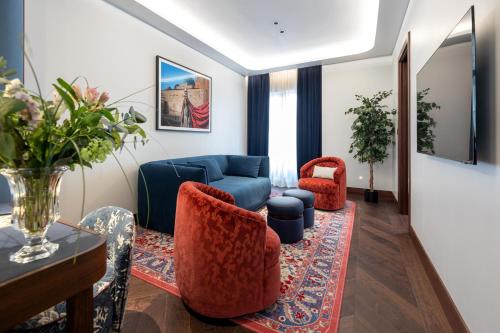 Junior Suite with Balcony image 2