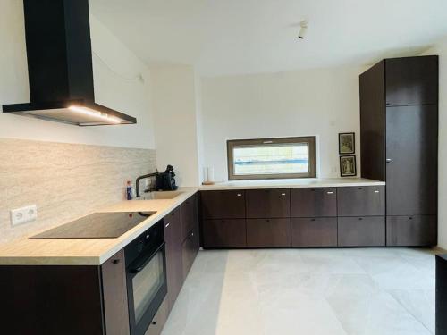 Kitchen, Luxury Munich Apartment with view in Unterfohring Kitchen, Luxury Munich Apartment with view in Unterfohring