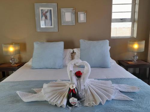 Bed, Waves Guest House in Jeffreys Bay Bed, Waves Guest House in Jeffreys Bay