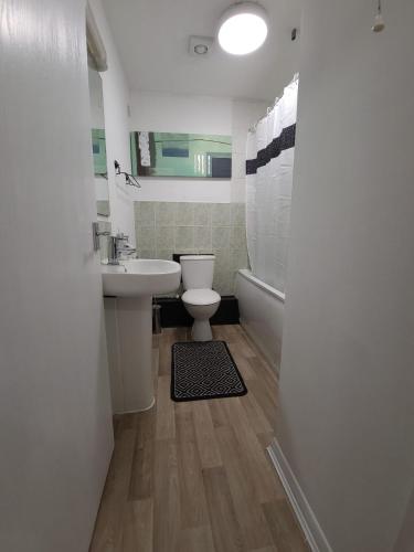 Bany, Newly Refurbished Home in Bradley Stoke, near Cribbs Causeway, Bristol, for Long Stays, Group Stays, in Bradley Stoke Bany, Newly Refurbished Home in Bradley Stoke, near Cribbs Causeway, Bristol, for Long Stays, Group Stays, in Bradley Stoke