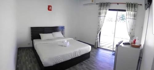 Wangthong Beach Resort in Laem Sing Wangthong Beach Resort in Laem Sing